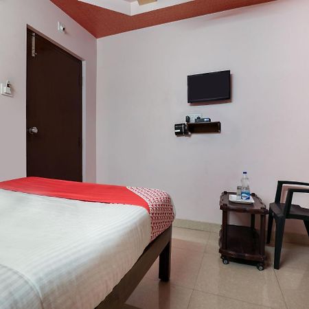 Oyo 10711 Hotel Nsnr Residency Visakhapatnam Esterno foto