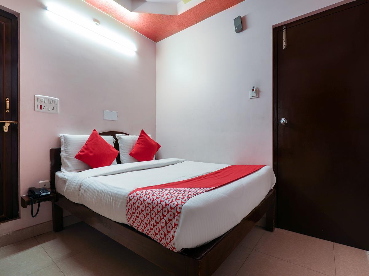 Oyo 10711 Hotel Nsnr Residency Visakhapatnam Esterno foto