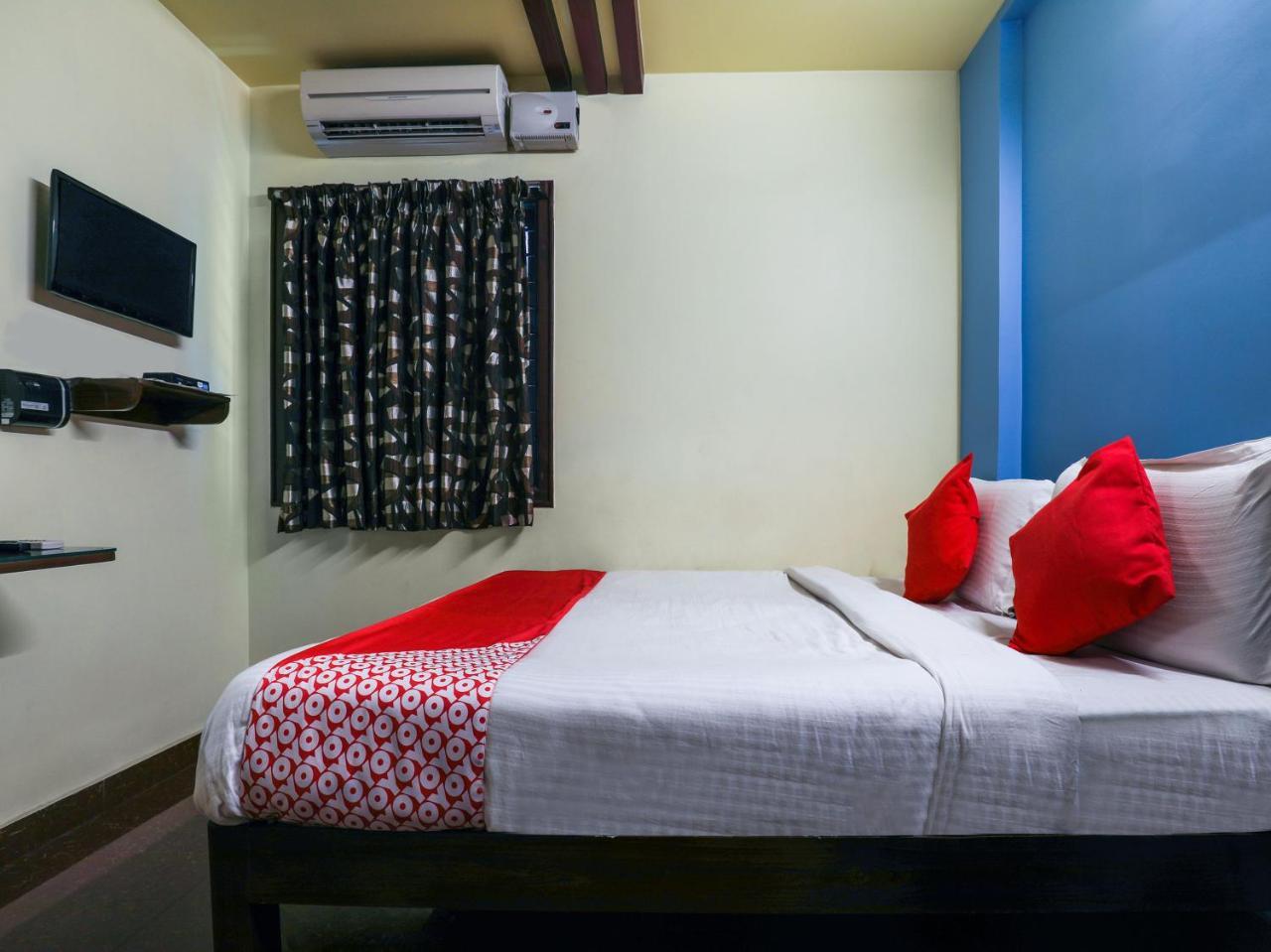 Oyo 10711 Hotel Nsnr Residency Visakhapatnam Esterno foto