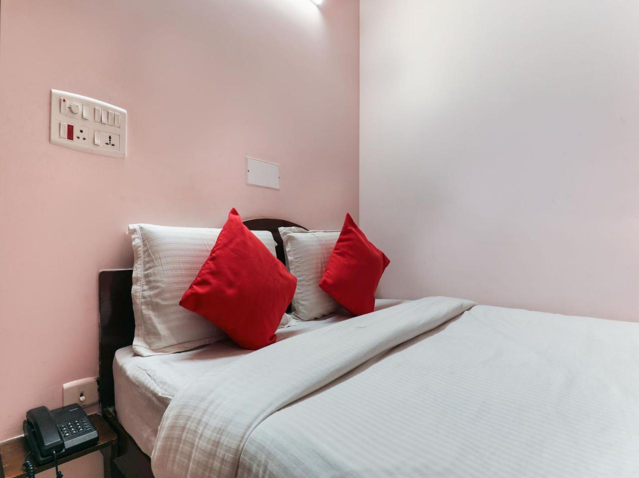 Oyo 10711 Hotel Nsnr Residency Visakhapatnam Esterno foto