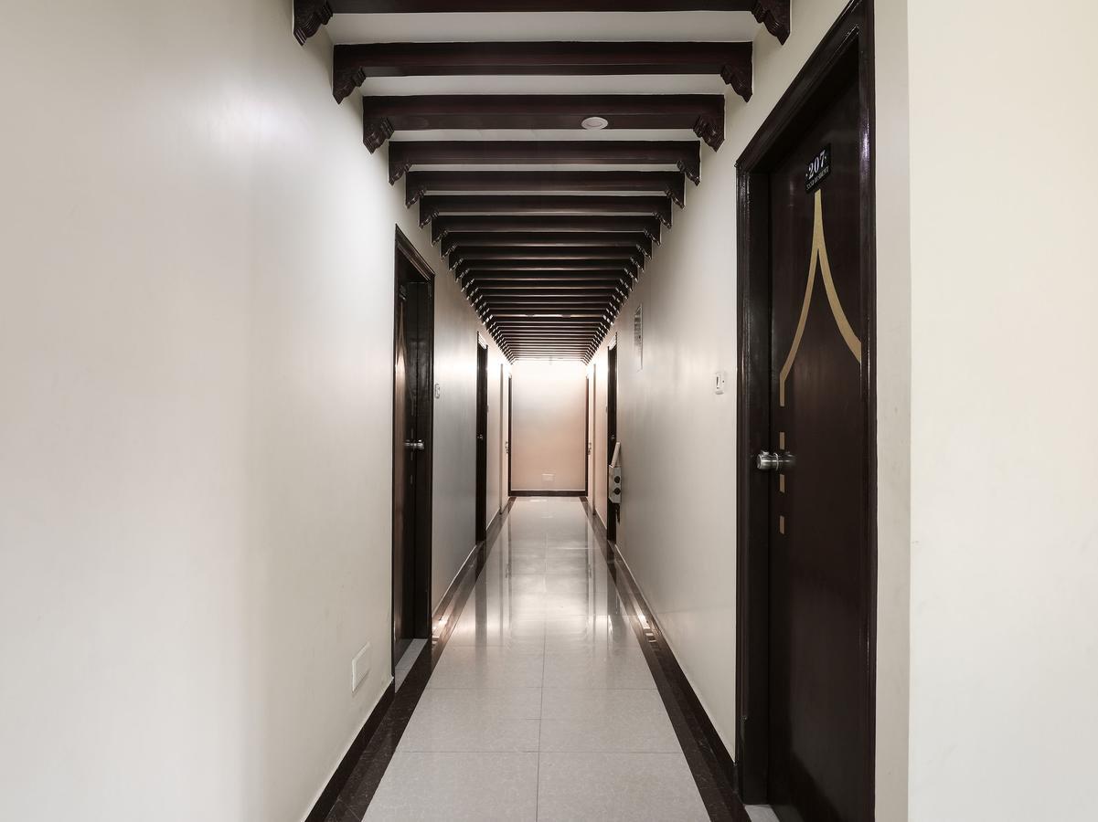 Oyo 10711 Hotel Nsnr Residency Visakhapatnam Esterno foto
